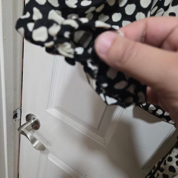 J.Crew Silk Abstract Dot Tie-Back Blouse Women’s 6 - Picture 5 of 11